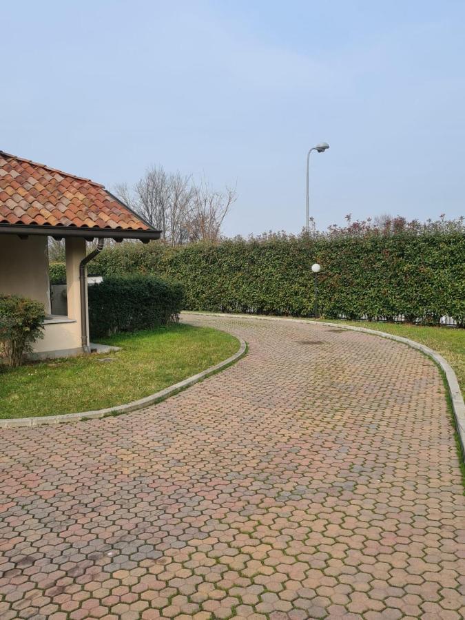 Elysium Hotel Raya Mediglia Dış mekan fotoğraf