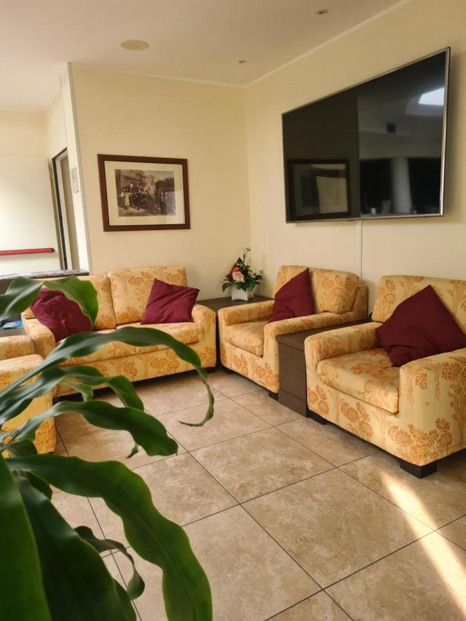 Elysium Hotel Raya Mediglia Dış mekan fotoğraf