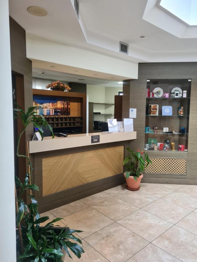 Elysium Hotel Raya Mediglia Dış mekan fotoğraf