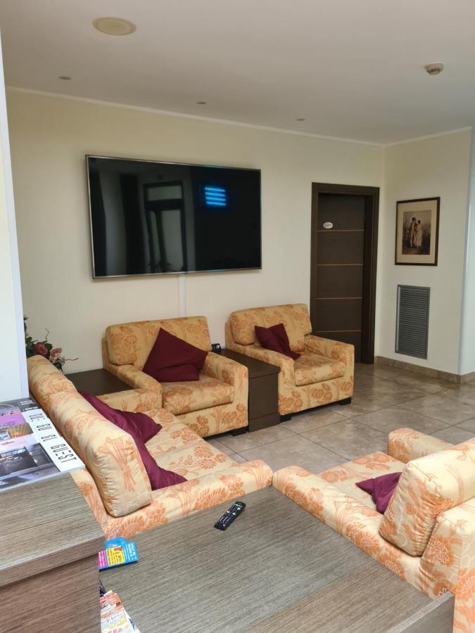 Elysium Hotel Raya Mediglia Dış mekan fotoğraf
