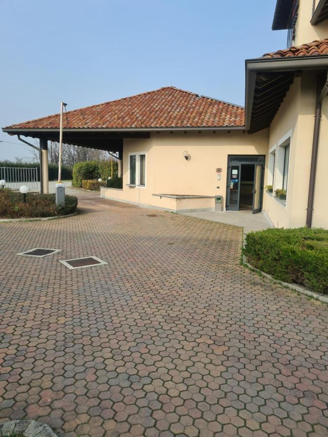 Elysium Hotel Raya Mediglia Dış mekan fotoğraf