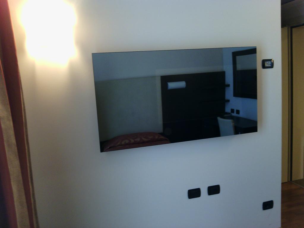 Elysium Hotel Raya Mediglia Dış mekan fotoğraf