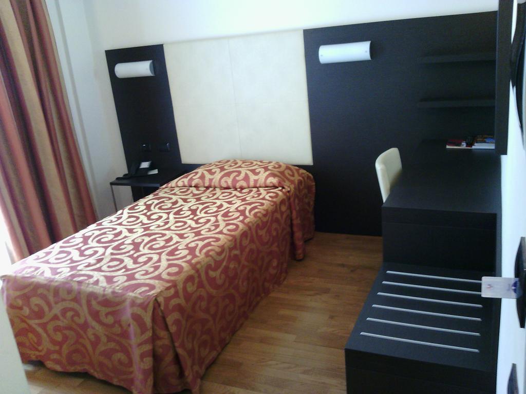 Elysium Hotel Raya Mediglia Dış mekan fotoğraf