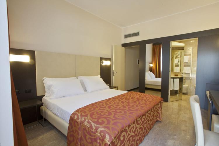 Elysium Hotel Raya Mediglia Dış mekan fotoğraf
