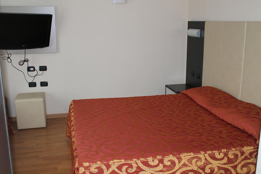 Elysium Hotel Raya Mediglia Dış mekan fotoğraf